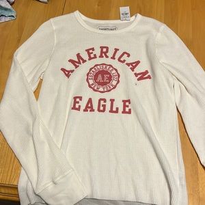 White American Eagle long sleeve